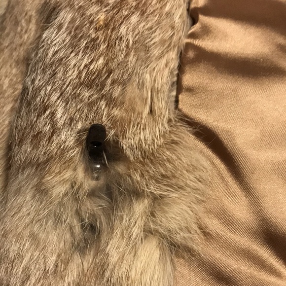 Authentic Rabbit Fur Coat. - Picture 9 of 9